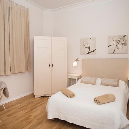Mai & Maud Ronda Apartment Barselona Dış mekan fotoğraf
